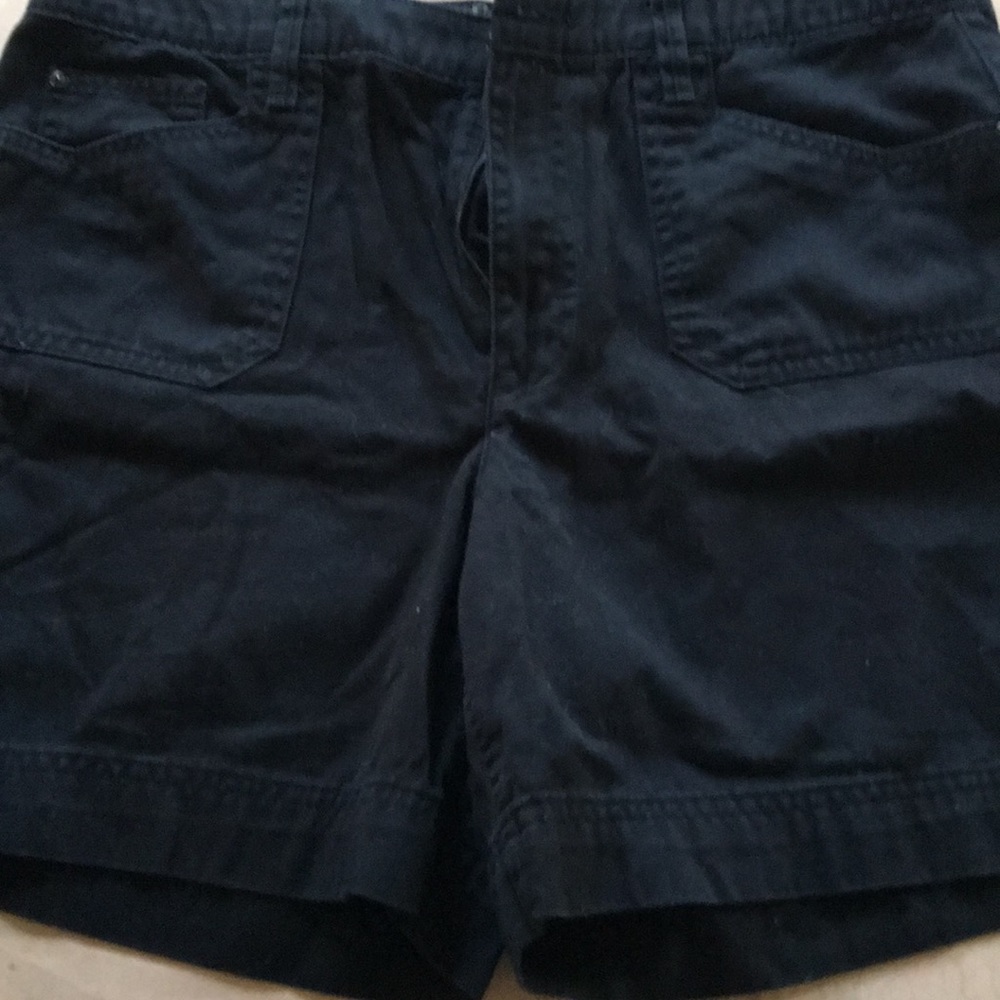 Gloria Vanderbilt black shorts